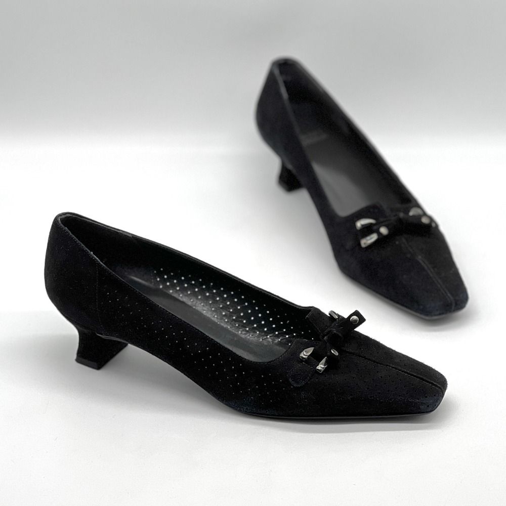 STUART WEITZMAN Perforated Suede Kitten Heel Pump 8.5 Black Link Bow Square Toe